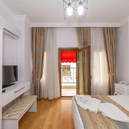 Rosalie Palace فندق 3*