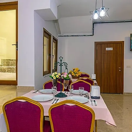 Rosalie Palace Hotel 3*