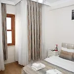 Ξενοδοχείο Rosalie Palace 3*