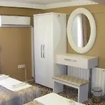 Ξενοδοχείο Rosalie Palace 3*