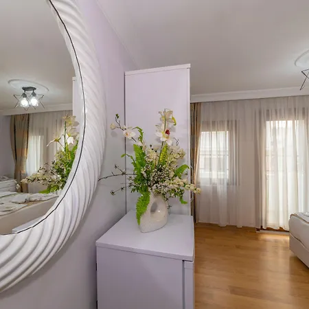 Отель Rosalie Palace 3*